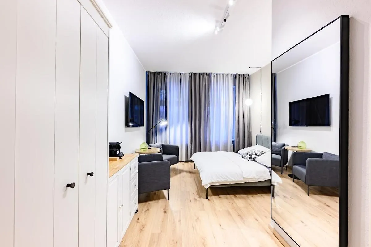 Studio Ground-Floor In Pberg Berlin 0*,